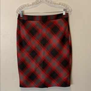 Limited plaid skirt